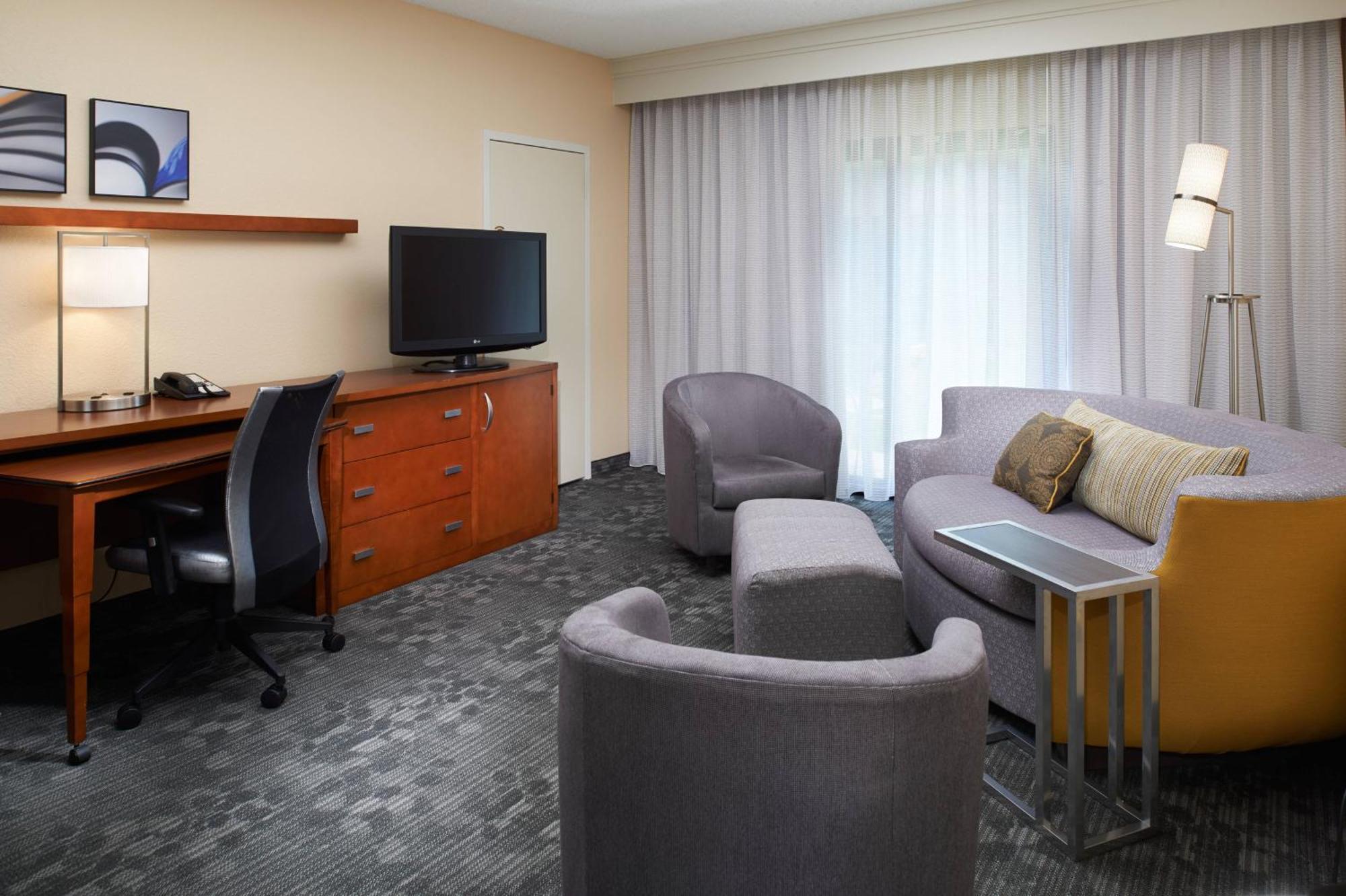 Courtyard By Marriott Lexington North Hotel Ngoại thất bức ảnh