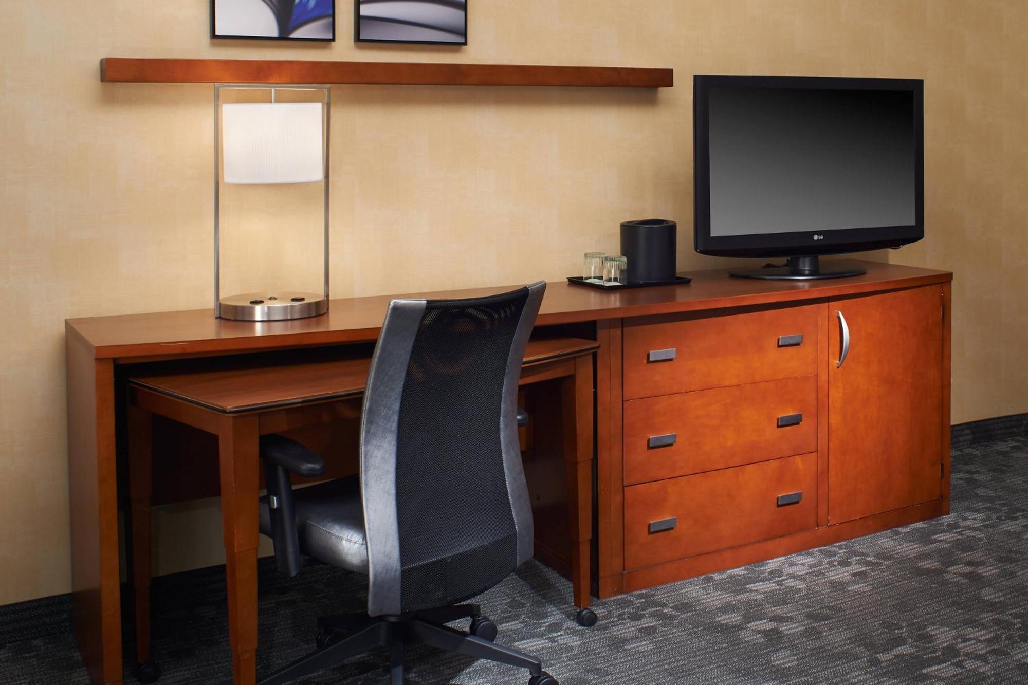 Courtyard By Marriott Lexington North Hotel Ngoại thất bức ảnh